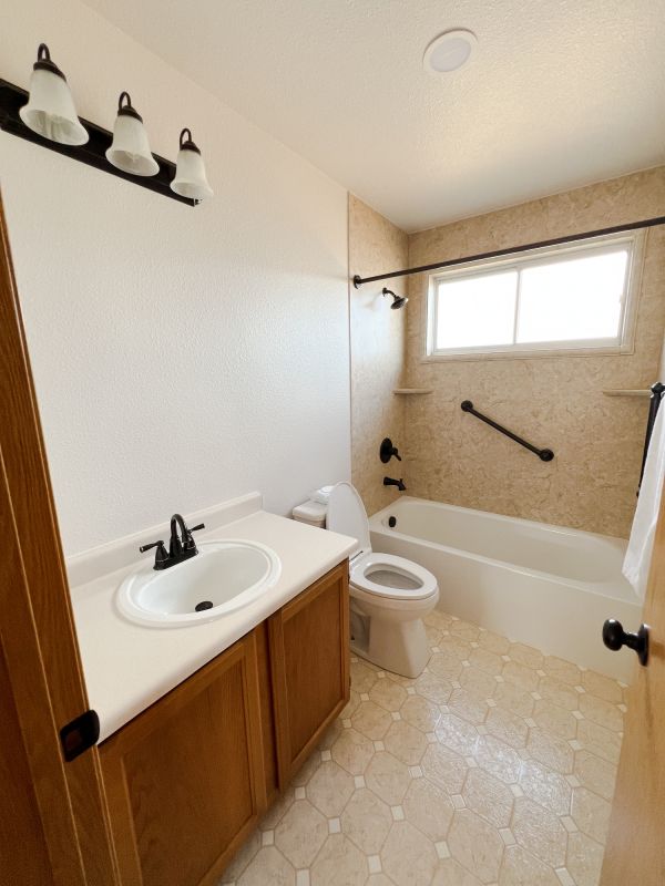Top Bathroom Remodeling Companies in Woodland Hills, CA
